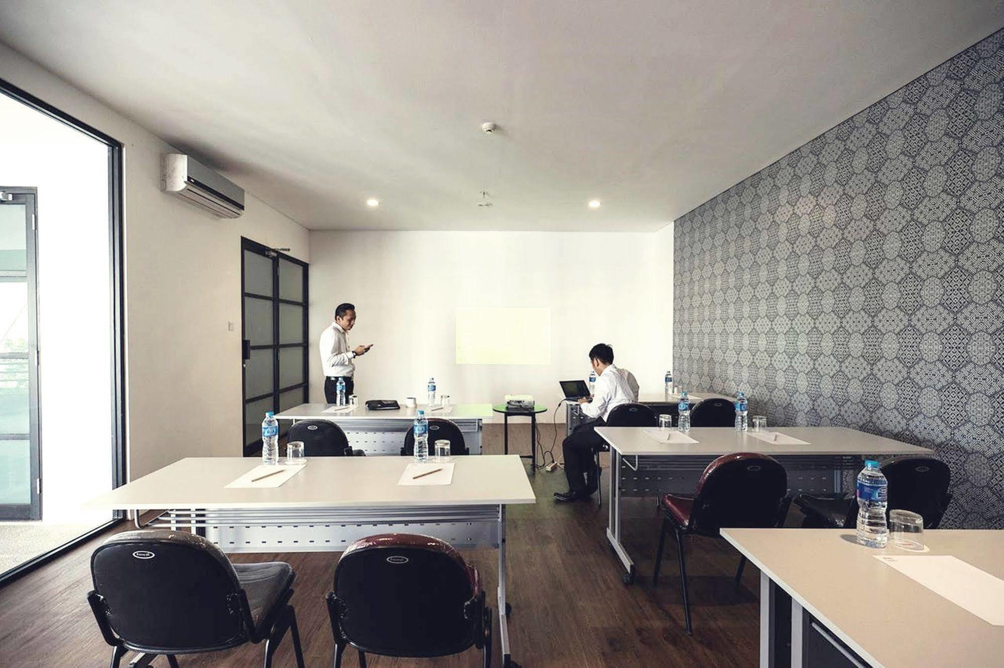 โรงแรมลิเบอร์ตี จาการ์ต้า แทมริน จาการ์ตา ภายนอก รูปภาพ